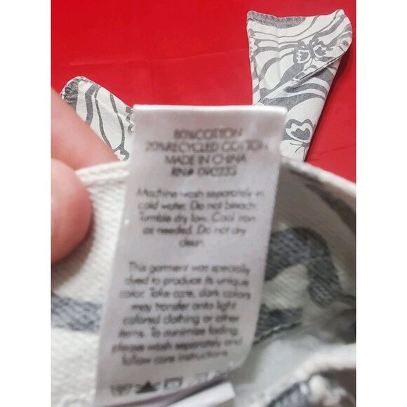 Pacsun Women's Light Wash “DAD” Jeans Button Fly All Over Butterfly Denim SZ 27 - Picture 9 of 10